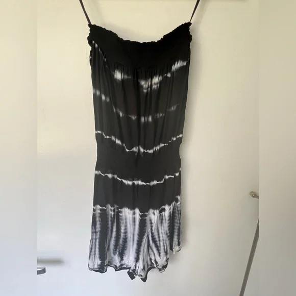 Black and White Tie-Dye Romper - Picture 6 of 6